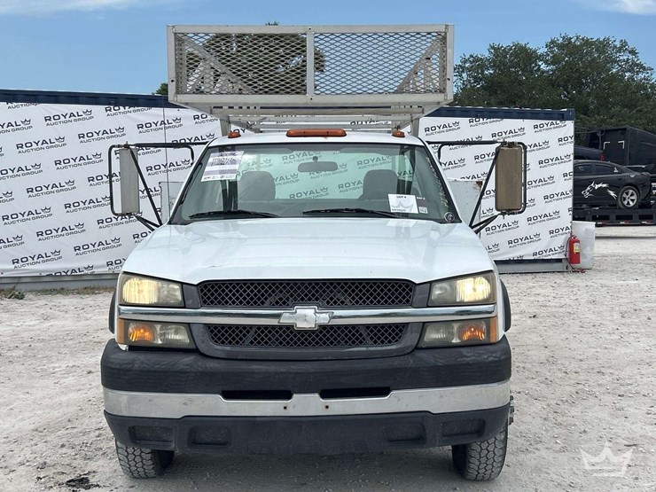 2004-chevrolet-silverado-3500-image-25