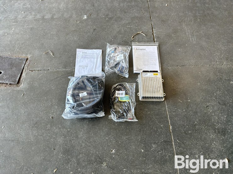 trimble-autopilot-automated-steering-system-image-2
