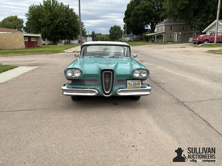 1958-edsel-pacer-4-door-sedan-image-2