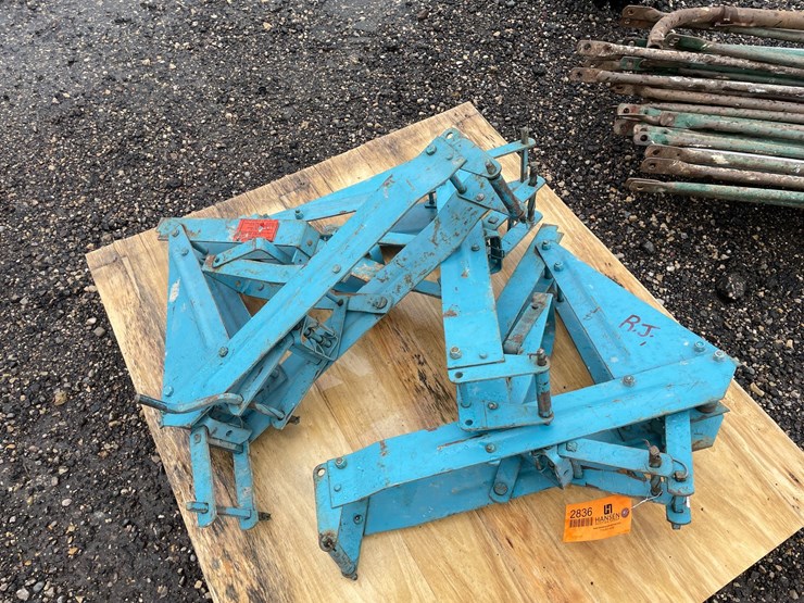#2836-•-(3)-scaffold-pump-jacks-image-1