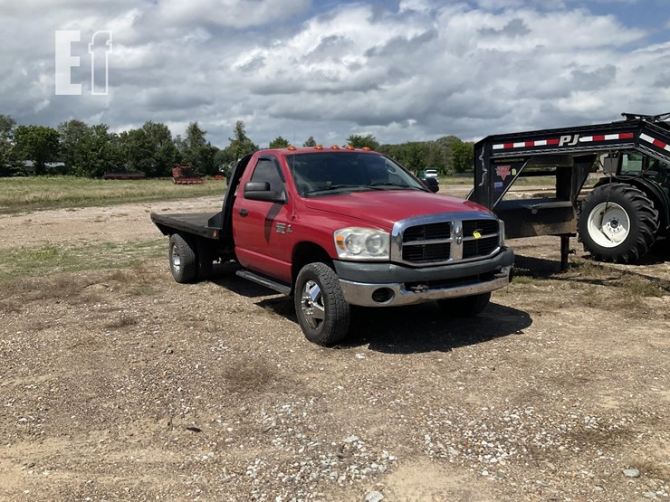 2009-dodge-3500-image-2