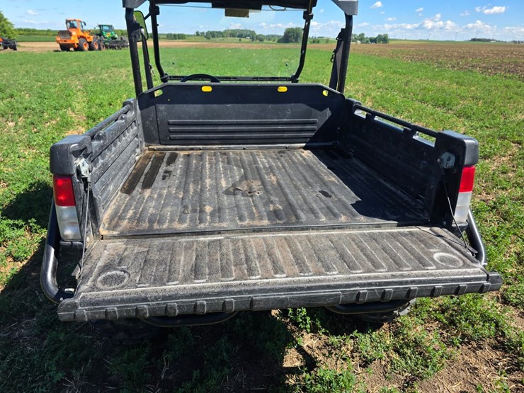 john-deere-gator-image-24
