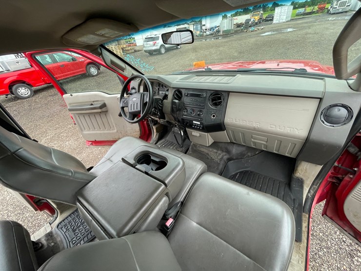 2010-ford-f250-xl-image-32