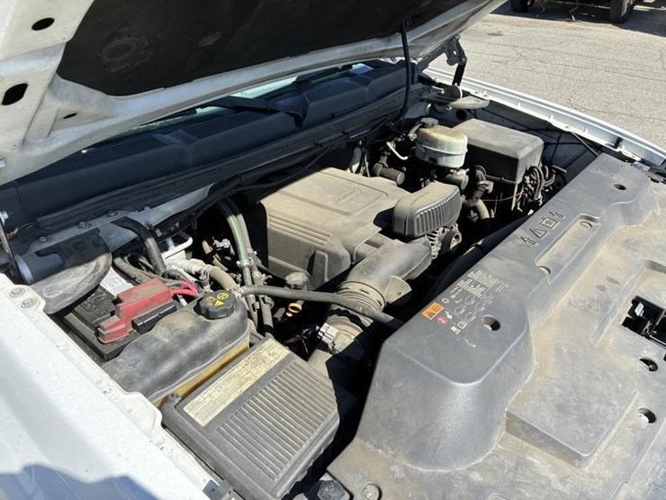 2011-chevrolet-silverado-2500-image-10