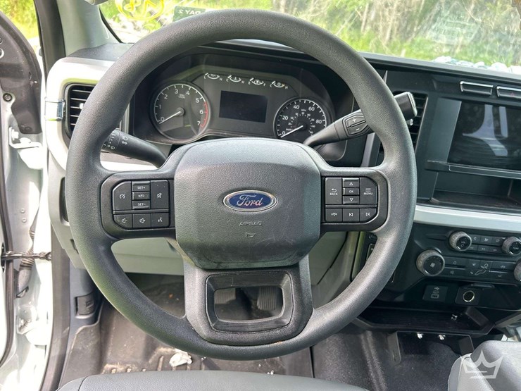 2023-ford-f250-image-13