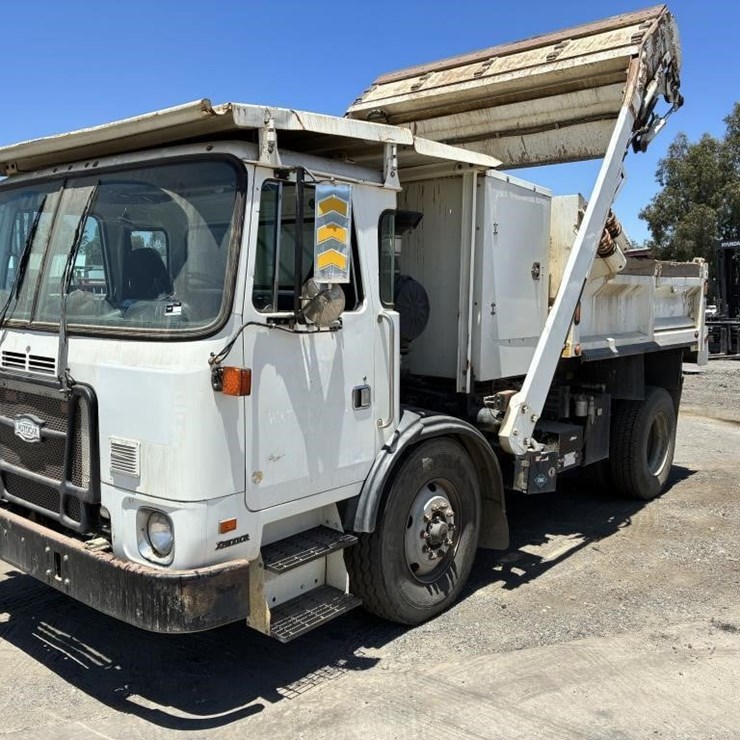 2011 AUTOCAR XPEDITOR