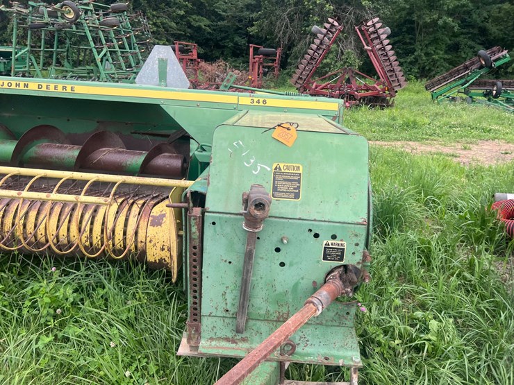 john-deere-334-image-5