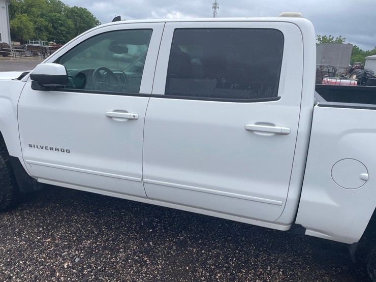 2018-chevrolet-silverado-1500-image-9