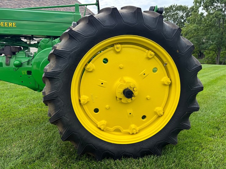 john-deere-70-image-11