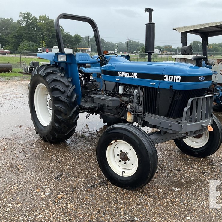 NEW HOLLAND 3010