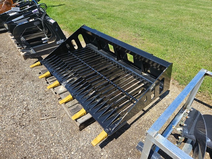 #325-•-2025-wolverine-68"-skid-steer-rock-bucket-image-1