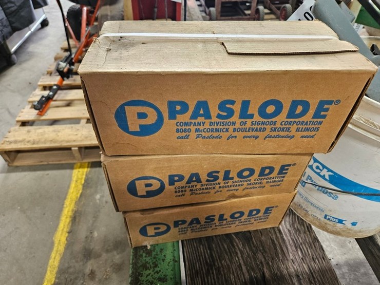 #116-•-paslode-pneumatic-staple-gun-and-staples-image-4