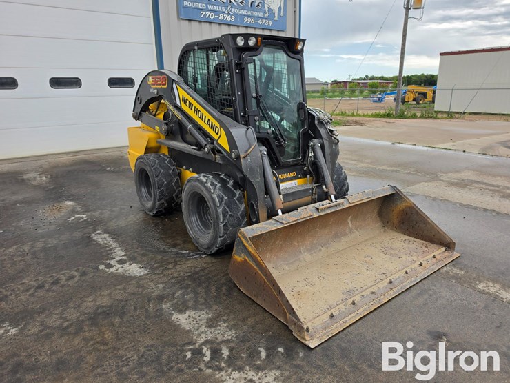 2021-new-holland-l328-image-3