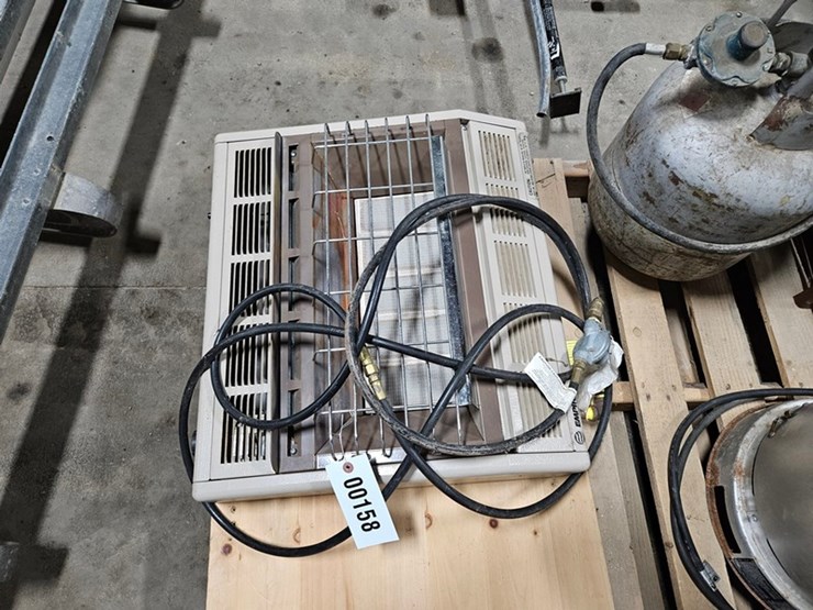 #158-•-empire-propane-wall-heater-image-1