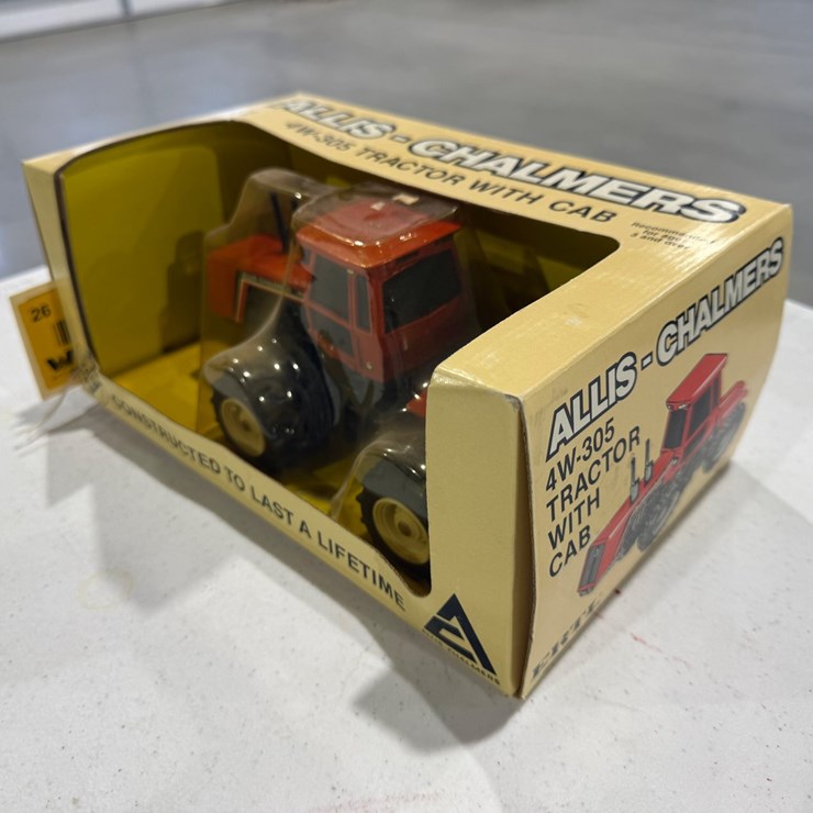 #47265 • Allis Chalmers 4W-305 Tractor Vintage Toy