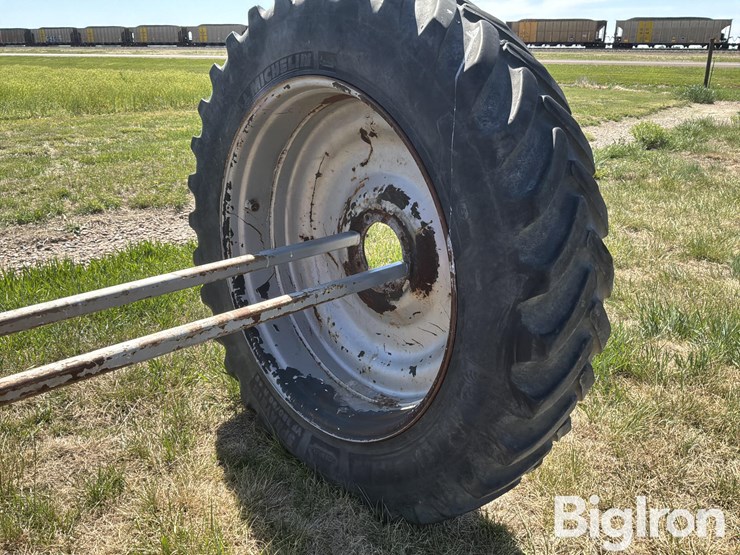 miller-sprayer-wheels-&-380/90r46-tires-image-12