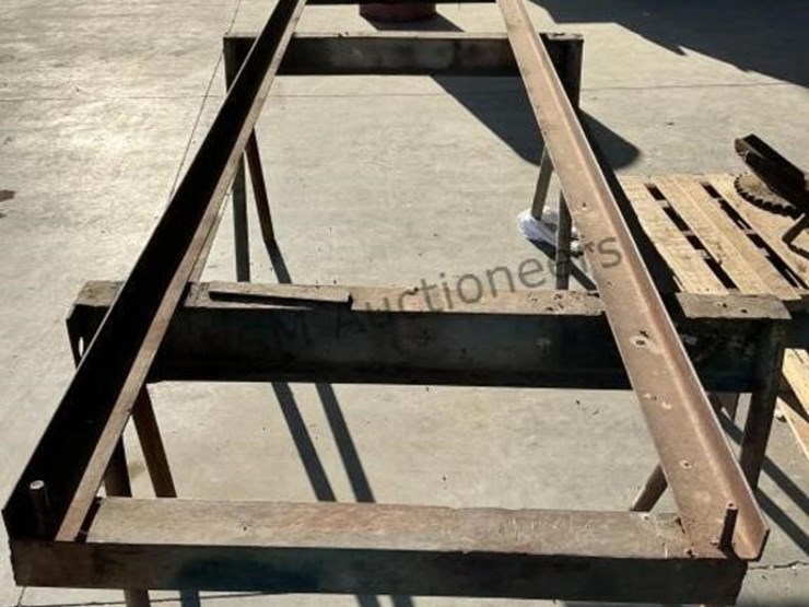 small-spreader-truck-chain-table-image-5