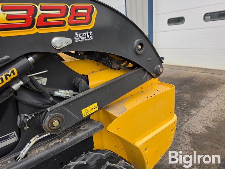 2021-new-holland-l328-image-11