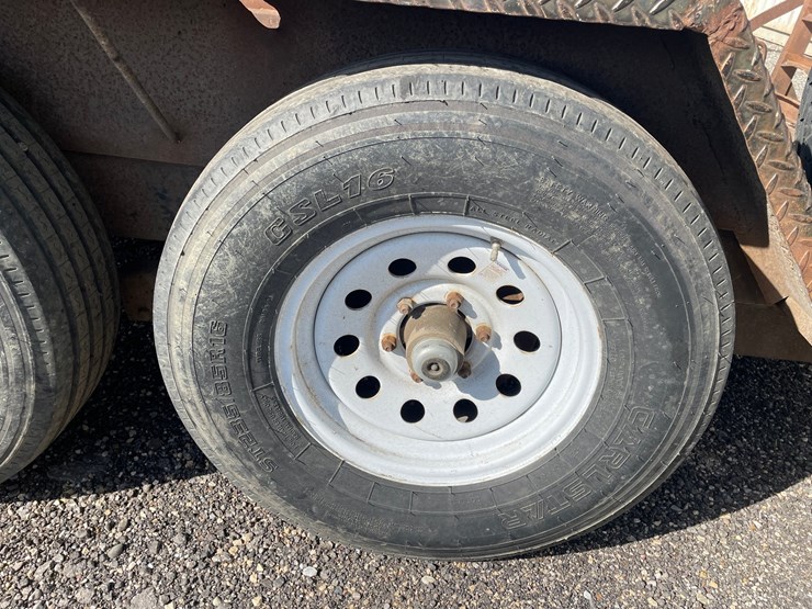 #2441-•-1998-olympic-14'-tandem-axle-equipment-trailer-image-17