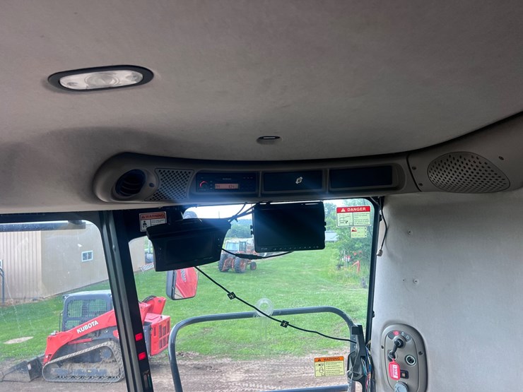 case-ih-8010-image-37