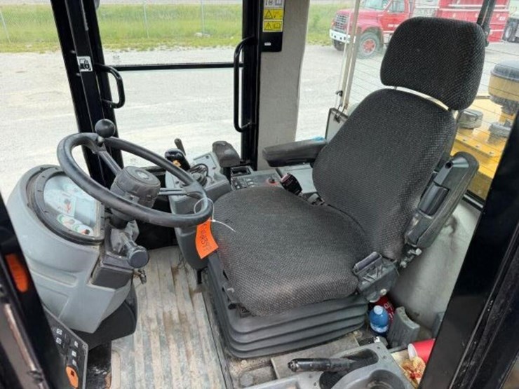 2010-caterpillar-924h-image-15