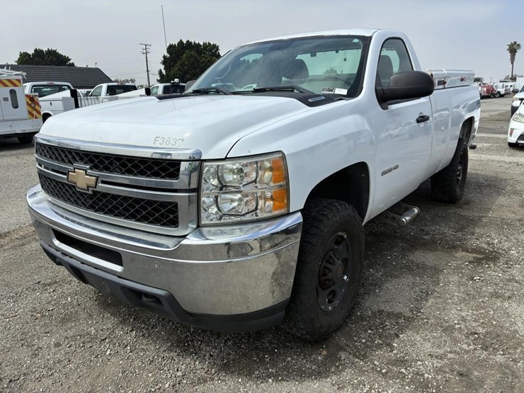2011-chevrolet-2500hd-image-1