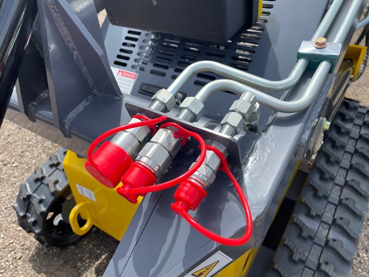 #2823-•-2026-landhero-mini-skid-steer-loader-image-8