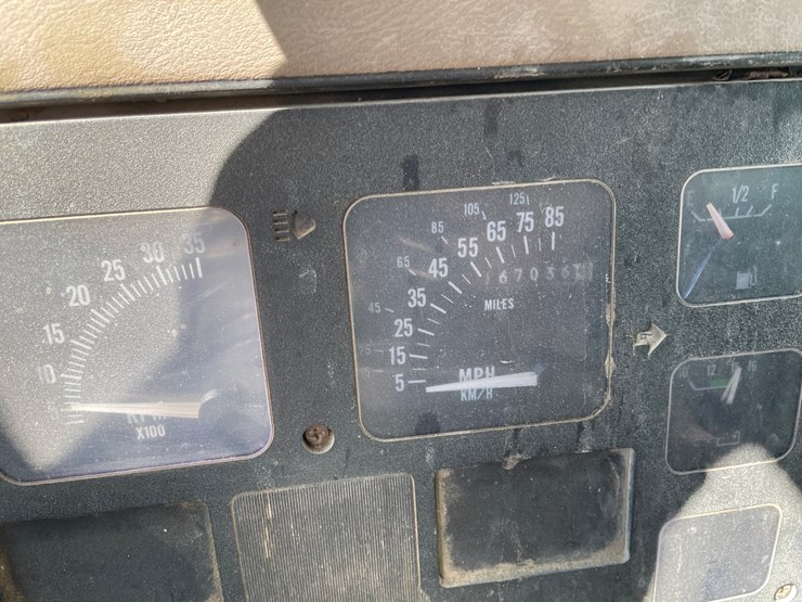 1990-international-durastar-4400-image-29