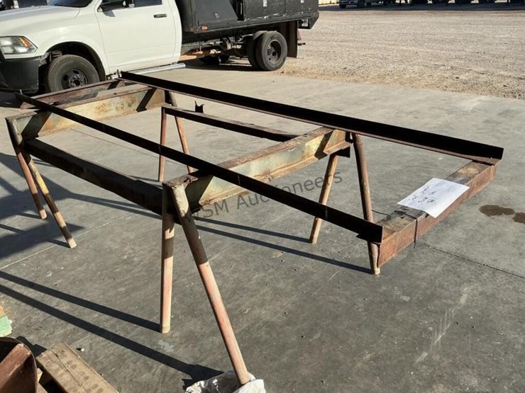 small-spreader-truck-chain-table-image-1