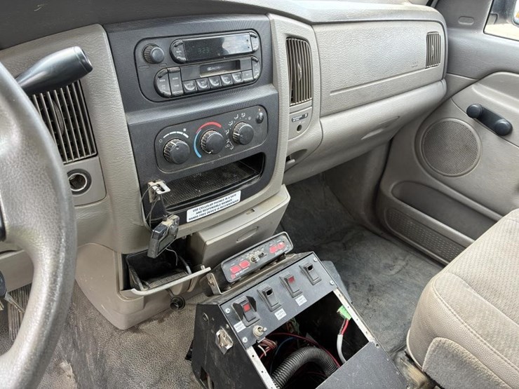 2005-dodge-ram-2500-image-16