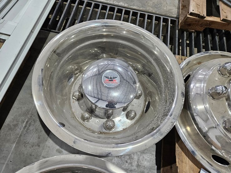 #176-•-phoenix-chrome-hub-cap-set-image-4
