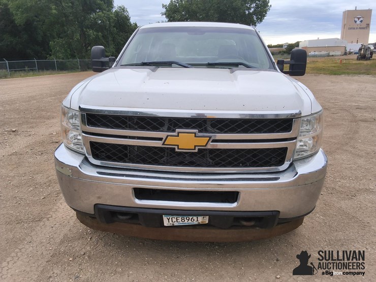 2012-chevrolet-silverado-3500-image-2