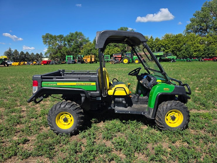 john-deere-gator-image-2