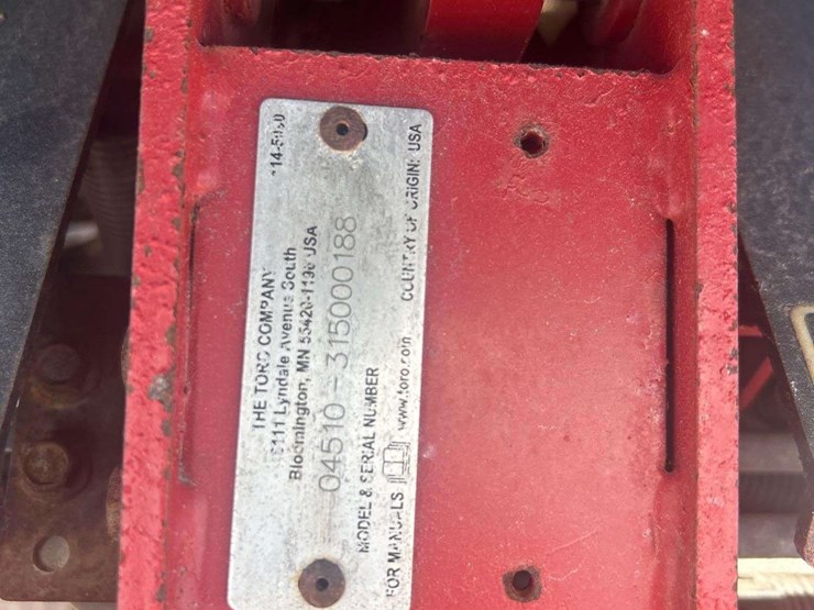 2015-toro-greensmaster-3300-triflex-commercial-greens-mower-image-33