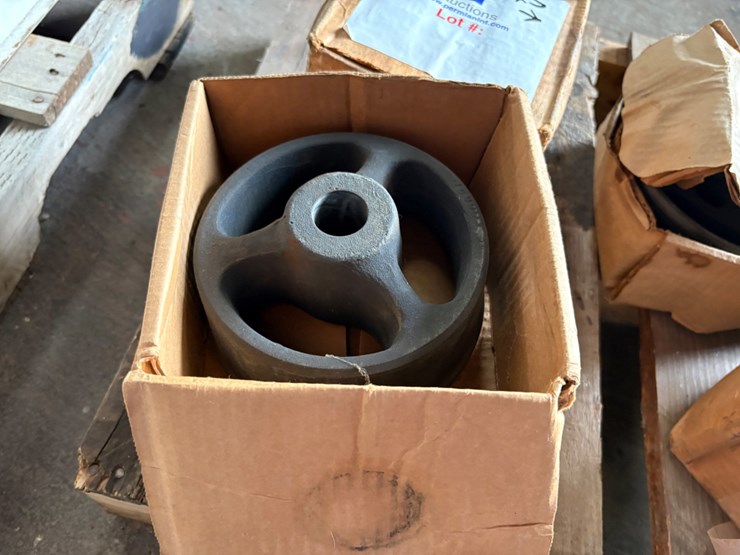 (3-pallets-of-assorted-x-over-subs,-valve-seats,-&-pressure-gauges-image-7