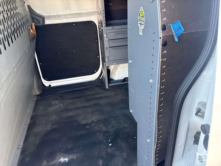 2016-nissan-nv200-image-15