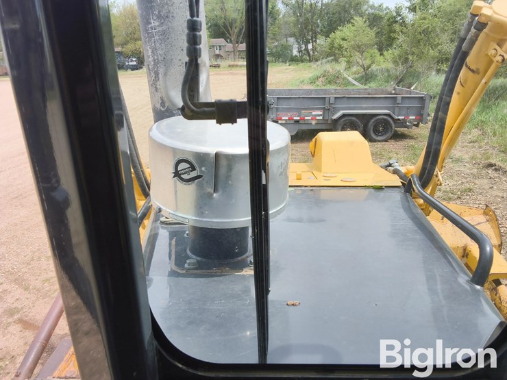 2012-komatsu-d65wx-16-image-9