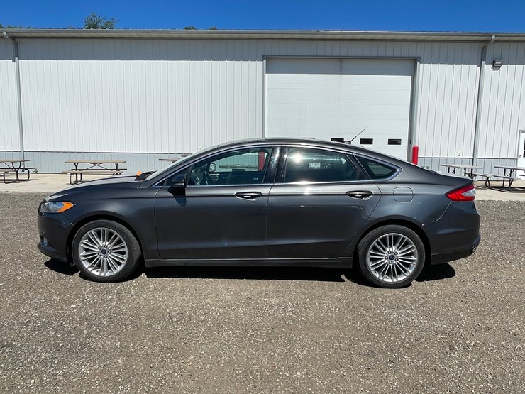 #2789-•-2016-ford-fusion-se-sedan-(has-wi-title)-image-8