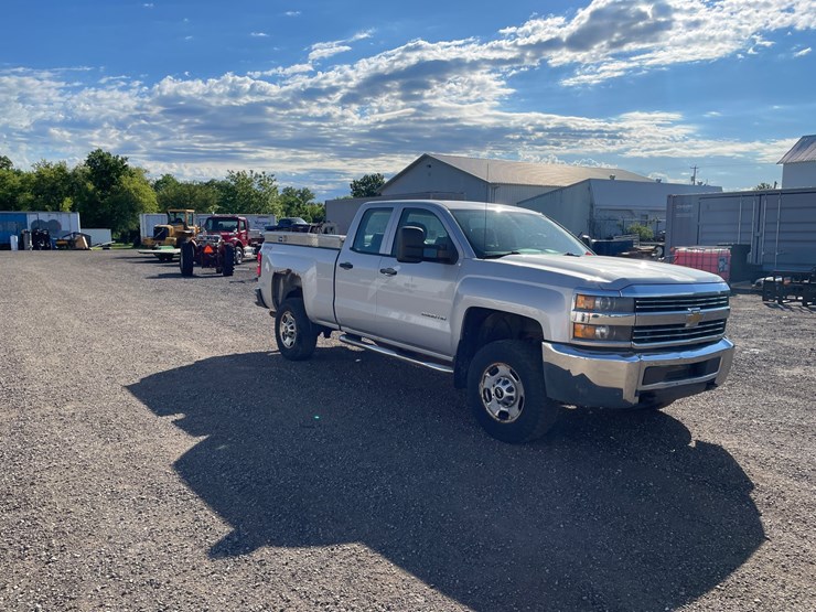 2015-chevrolet-2500-image-4