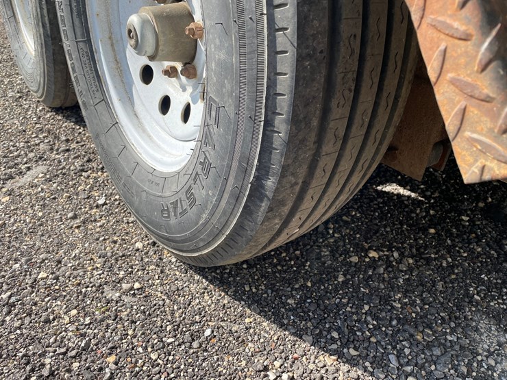 #2441-•-1998-olympic-14'-tandem-axle-equipment-trailer-image-3