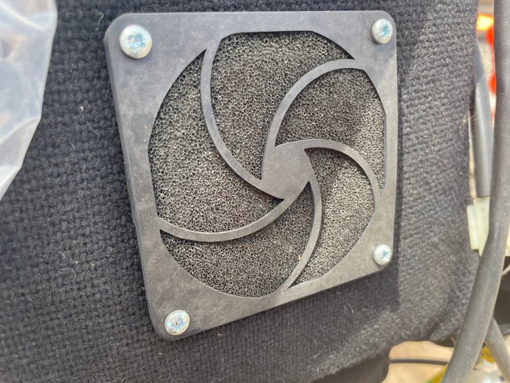 #2777-•-john-deere-agriculture-seat-image-8