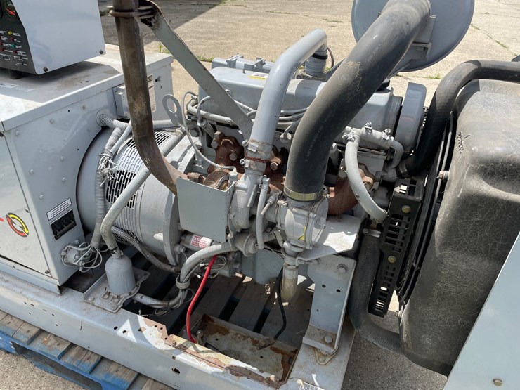 #2896-•-30kw-spectrum-detroit-diesel-generator-image-6