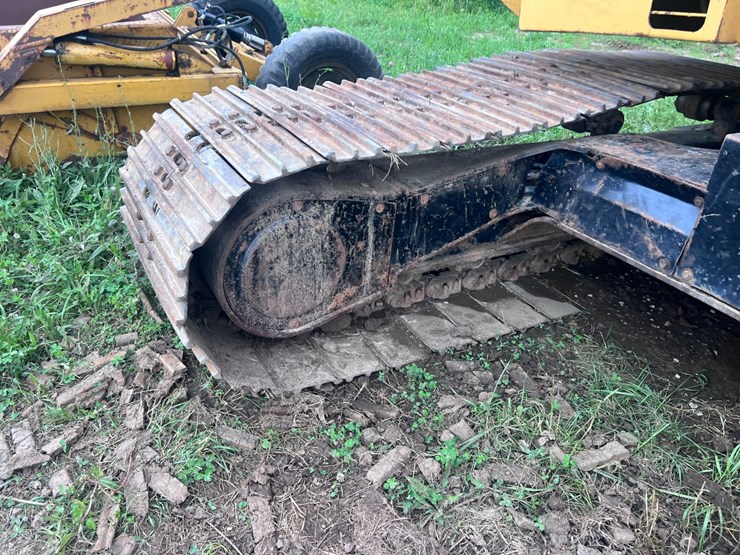 #2038-•-cat-e240b-image-22