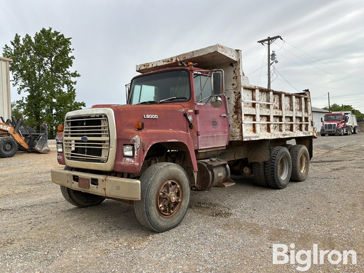 1987-ford-lt8000-image-1