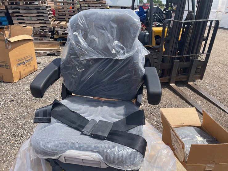 #2773-•-grammer-equipment-seat-image-1