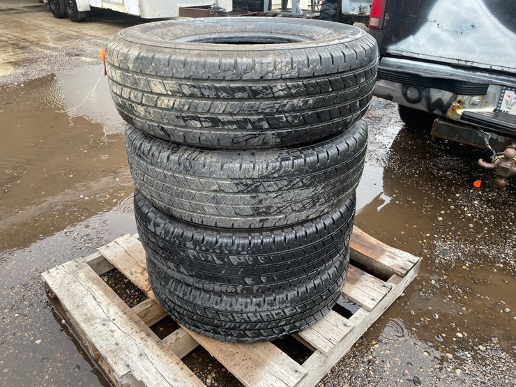 #2838-•-set-of-(4)-tires-image-1