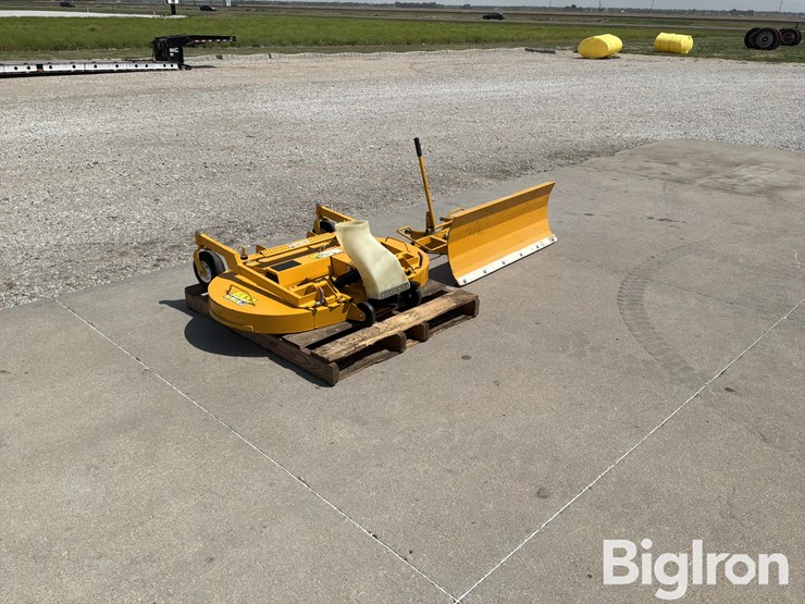 walker-mower-deck-&-snow-blade-image-3