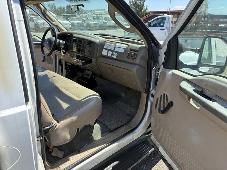 2004-ford-f350-image-11