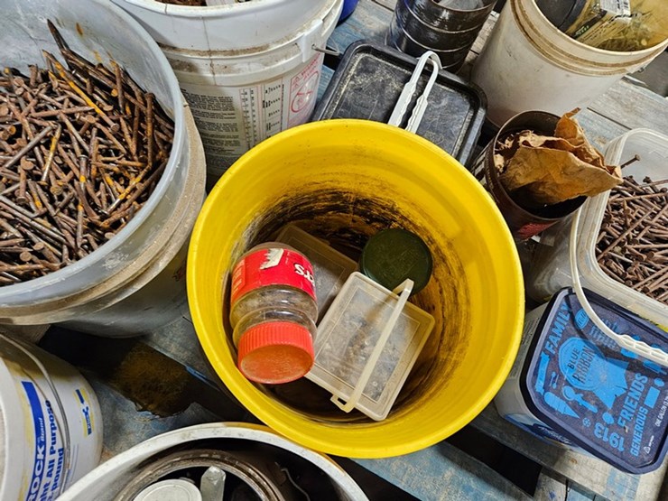 #162-•-pallet-of-nails-and-screws-image-7