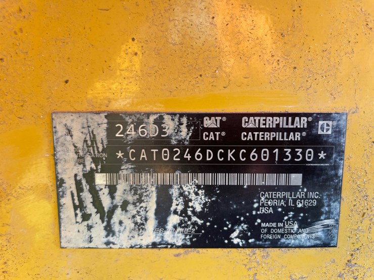 2020-caterpillar-246d3-image-31